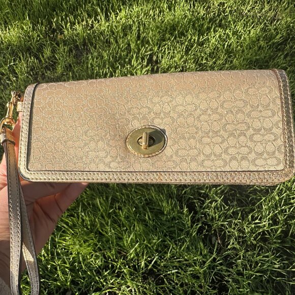 Vintage Coach Anniversary Release Legacy Clutch - Picture 15 of 16